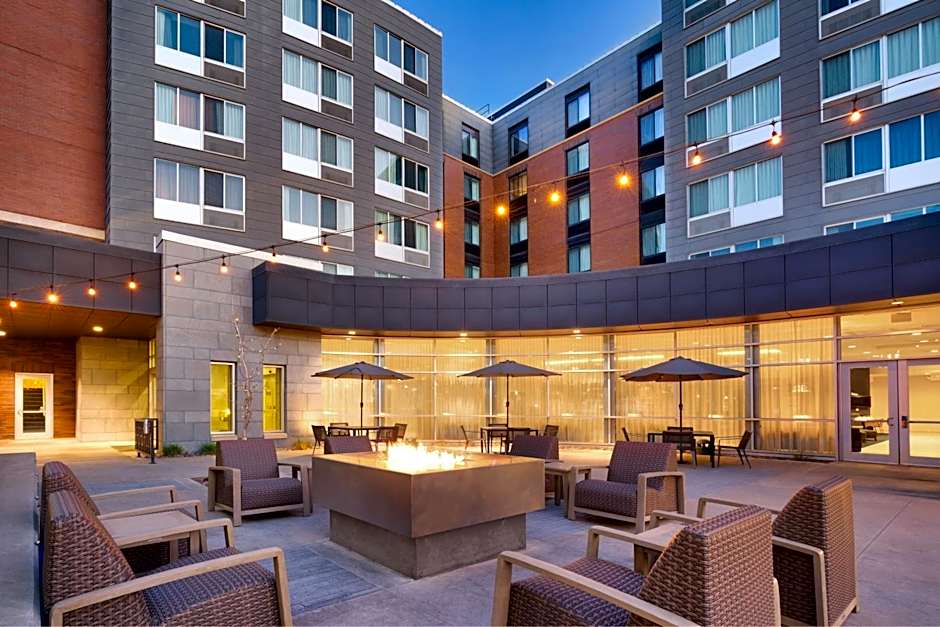 Courtyard by Marriott Lincoln Downtown/Haymarket