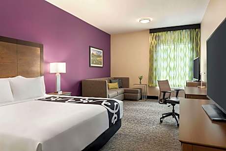 King Room with Kitchenette - Non-Smoking
