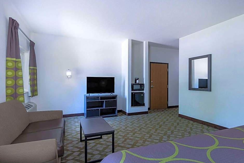 Super 8 by Wyndham De Soto