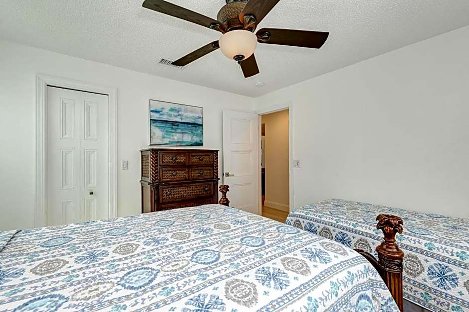 Absolute Anna Maria-Private Beach Access-Heated Pool-Water Views From Every Room