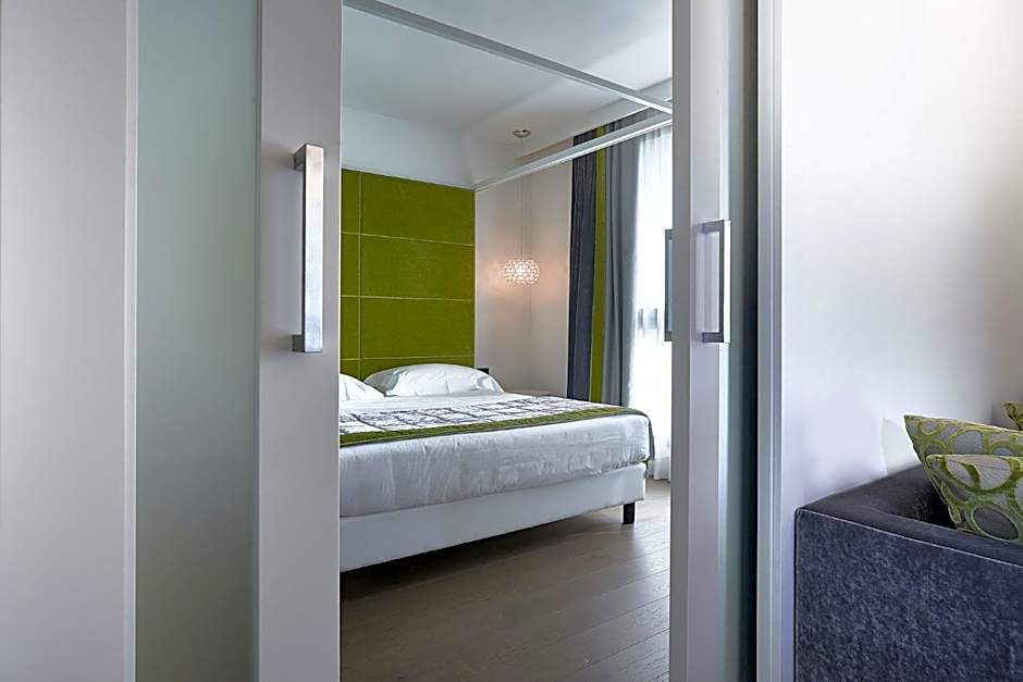 Link124 Hotel