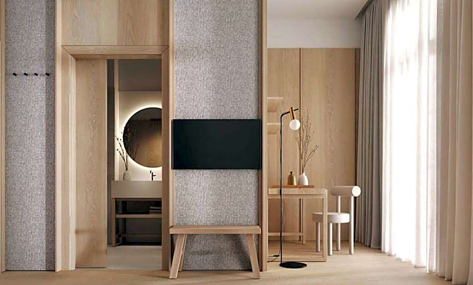 FortyPlusOne Hotel - Newly Renovated!