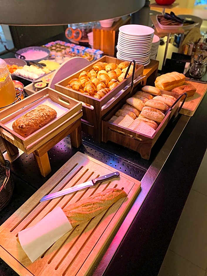 Campanile Caen Est - Mondeville