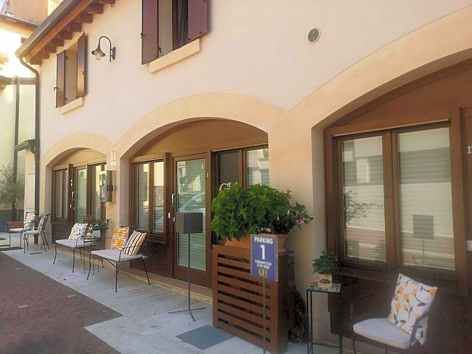 Giardino Giusti House & Court