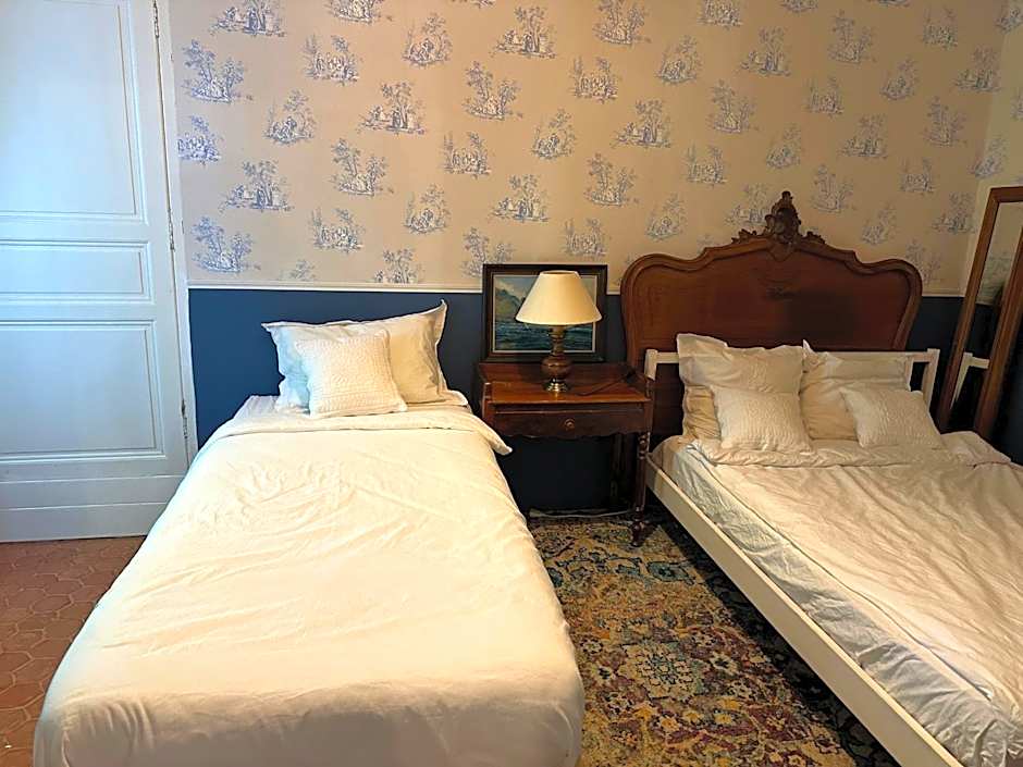 1560- Domaine Des Cinq Jardins- A Magical and Authentic Mansion