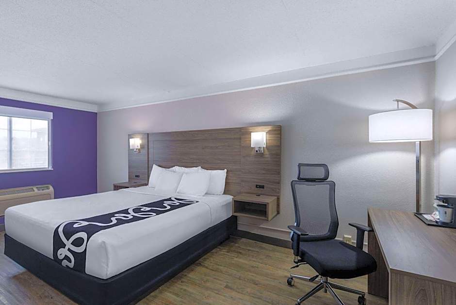 La Quinta Inn & Suites by Wyndham Kansas City Lenexa