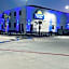 Days Inn & Suites by Wyndham Greater Tomball