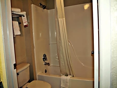 Queen Room with Two Queen Beds - Smoking