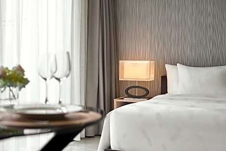 Two-Bedroom Suite with Two King Beds - Split Level