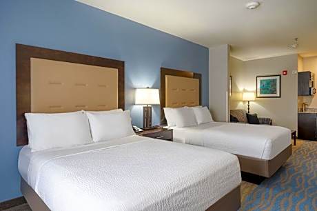 Queen Suite with Two Queen Beds