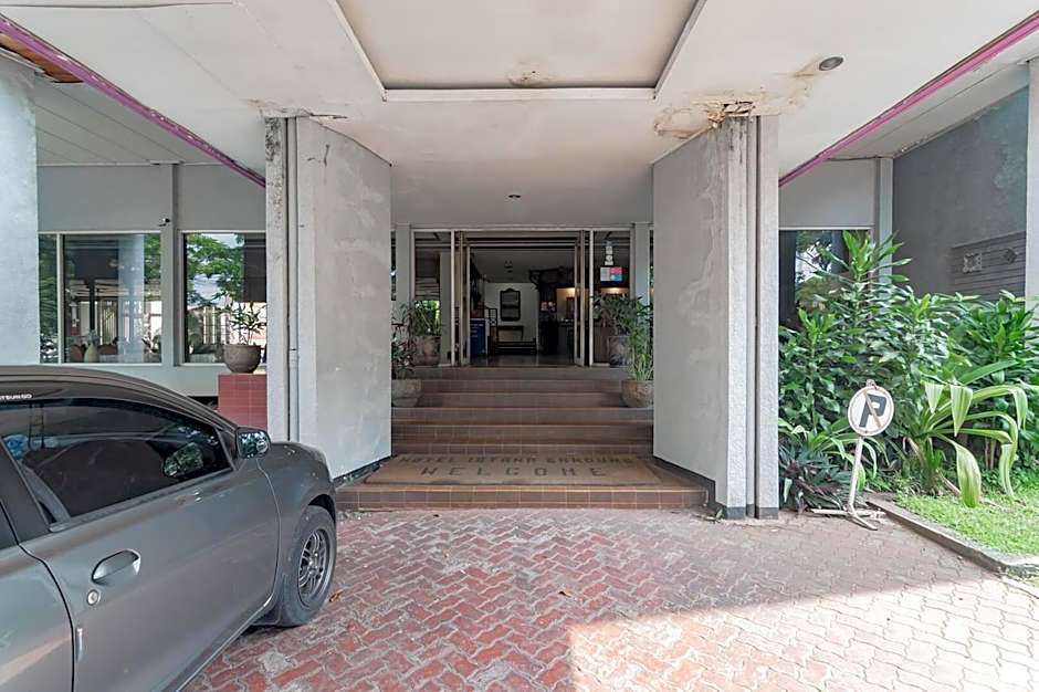 Istana Hotel Bandung Mitra RedDoorz