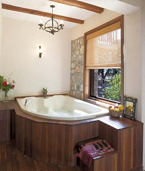 Mandarin & Mango Boutique Hotel