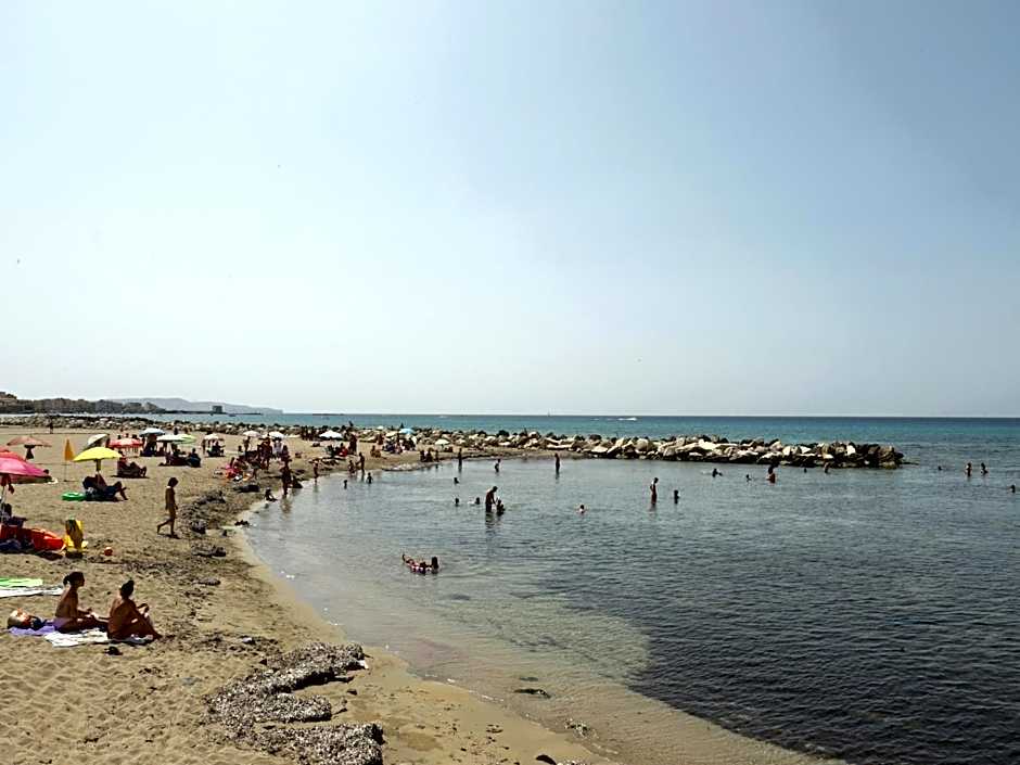 Sea View Teti Rooms & Apts