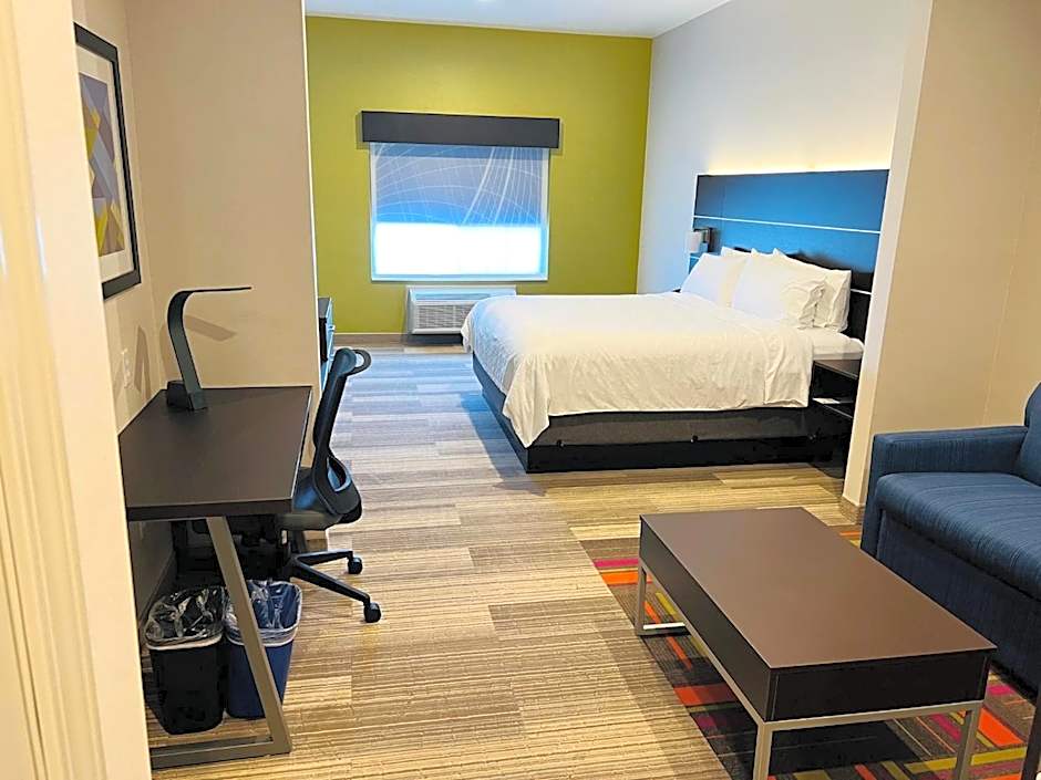 Holiday Inn Express Salinas By IHG