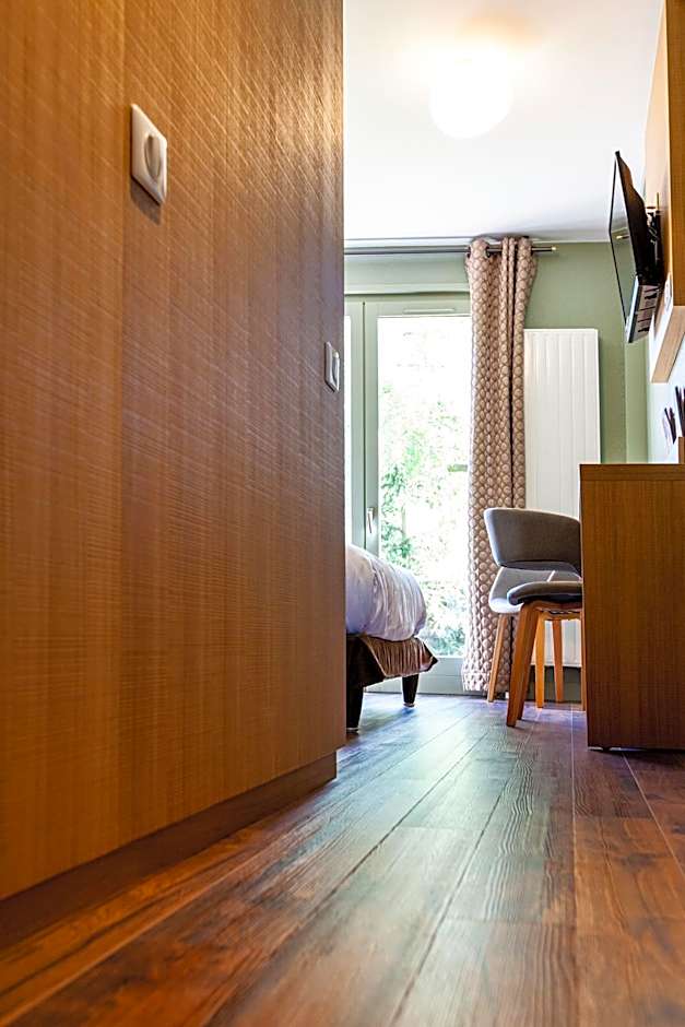 Logis Hotel Restaurant La Tour