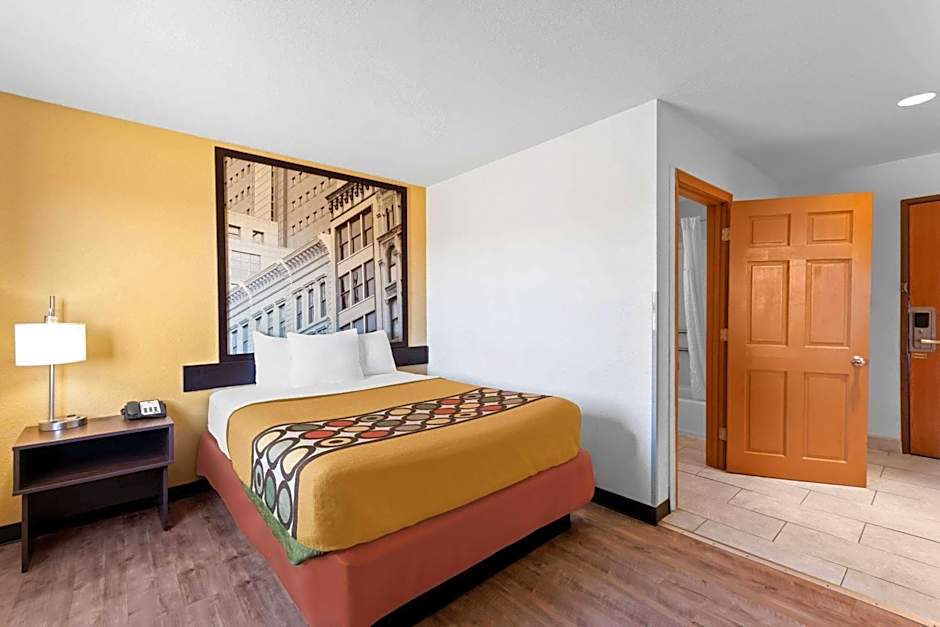 Super 8 by Wyndham Elizabethtown