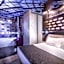 Apostrophe Hotel