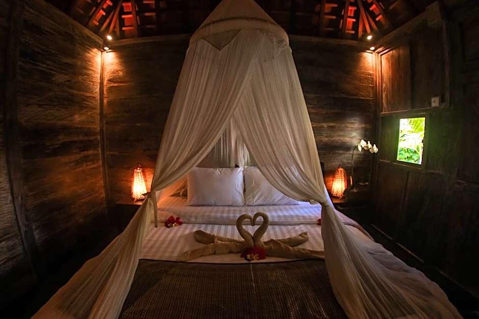Flower Bud Bungalow Balangan