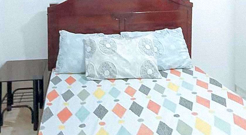 RedDoorz @ Rachael Pension House