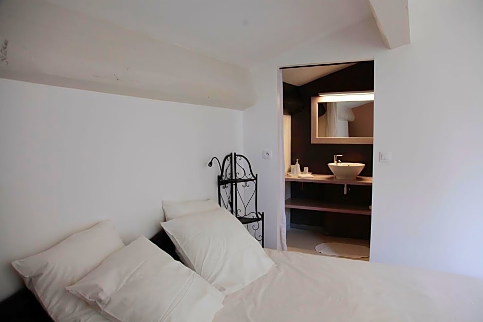 Le Clos du Théron, chambre d'hôte