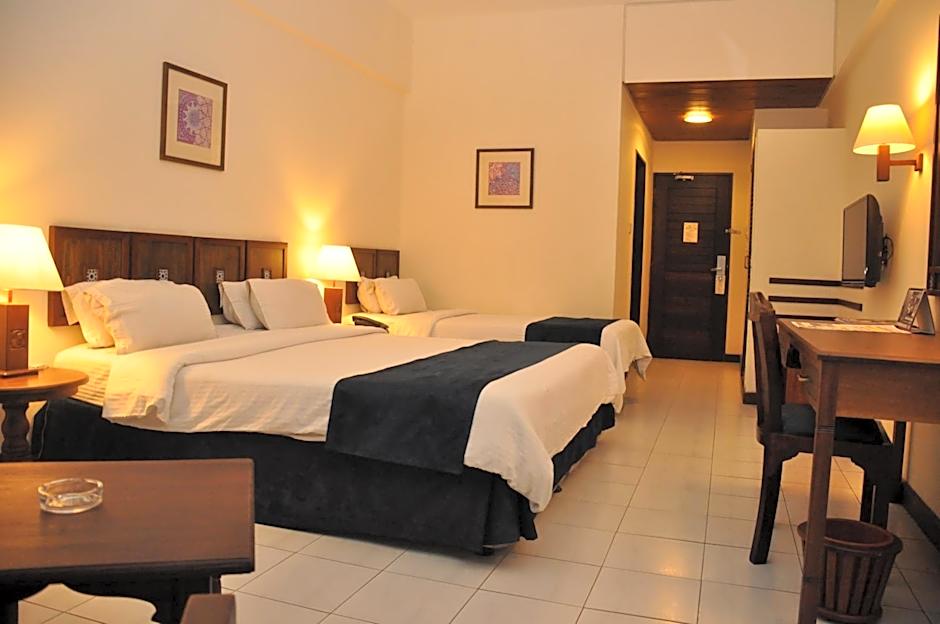 Royal Court Hotel