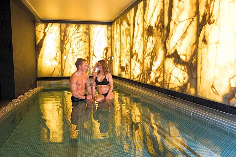 Hotel Zena Beauty & Shopping Center