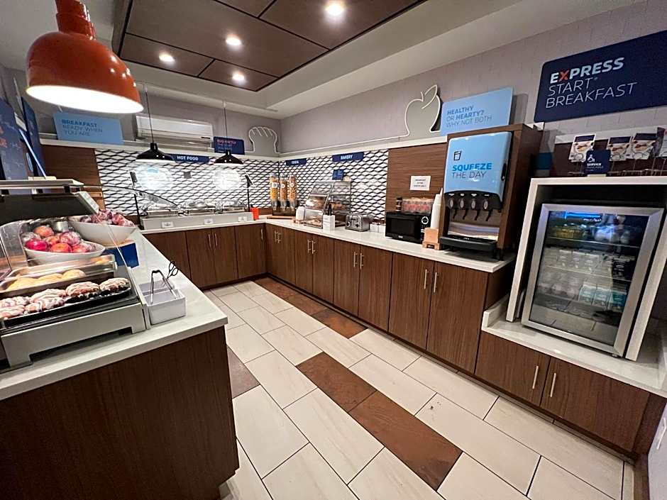 Holiday Inn Express Pittsburgh-Bridgeville By IHG