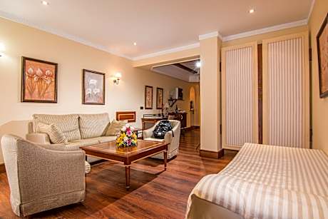 DOUBLE ROOMmWITH AN EXTRA BED (3 ADULTS)