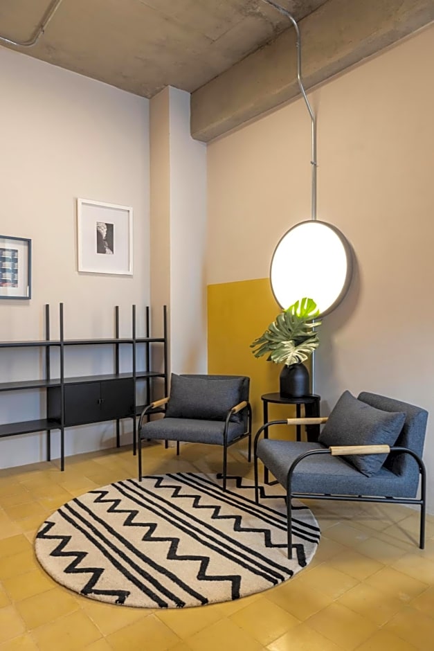 Loft In The Heart Of Americana, Have An Artsy Stay