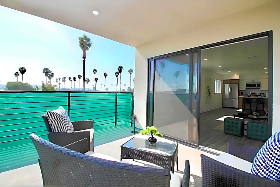 Los Angeles 3BR Villa Suites with Free Parking