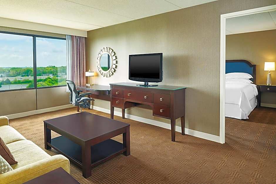 Sheraton Lisle Naperville Hotel