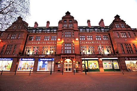Crown & Mitre Hotel