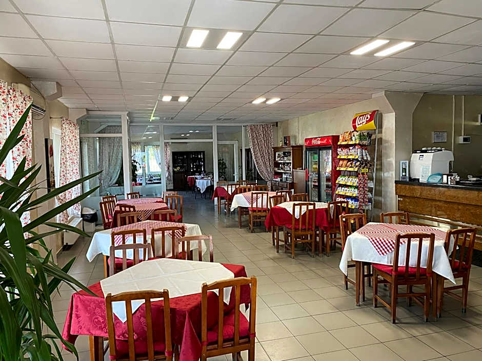 KM 80 Restaurant & Hotel