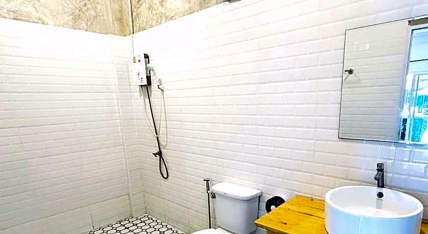 Baancaptainhook pool kohlarn