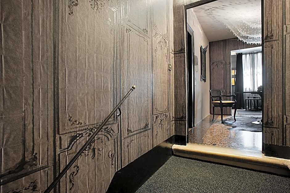 Charming House DD724