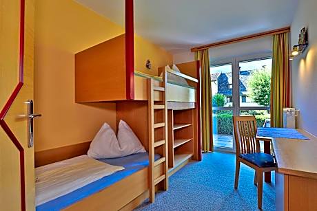 Apartment (2 Adults + 2 Children)