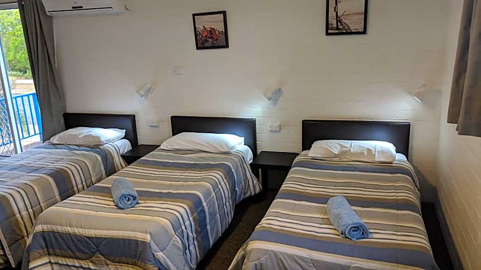 Harrington Village Motel