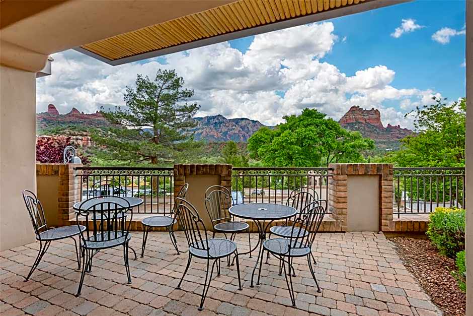 Best Western Plus Arroyo Roble Hotel & Creekside Villas