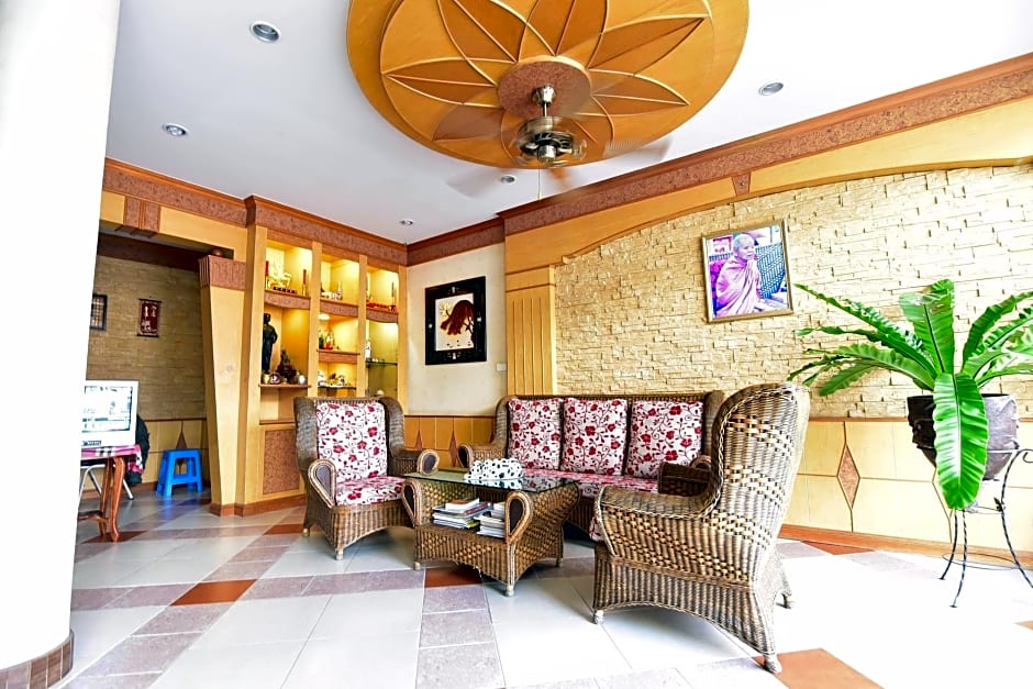 Sansabai House Hotel