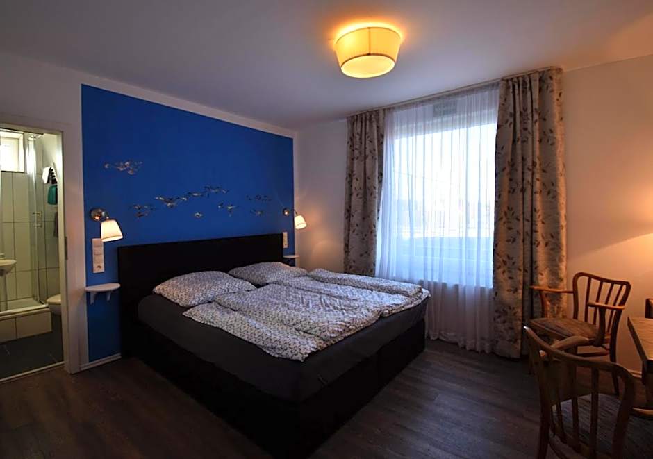 Hotel Sonnenschein - Spielerei im Sonnenschein