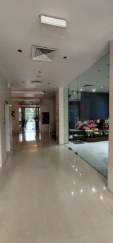 Udman Hotel Panchshila Park