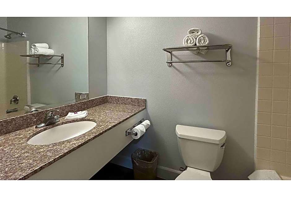 Studio 6 Suites Hesperia, CA West Main Street I 15