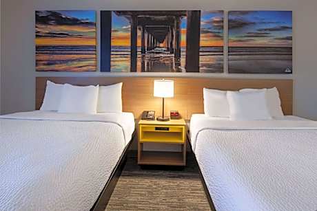 Suite with Two Queen Beds - Non-Smoking