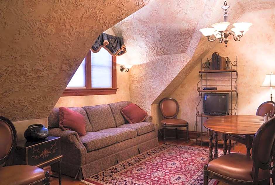 Landoll's Mohican Castle