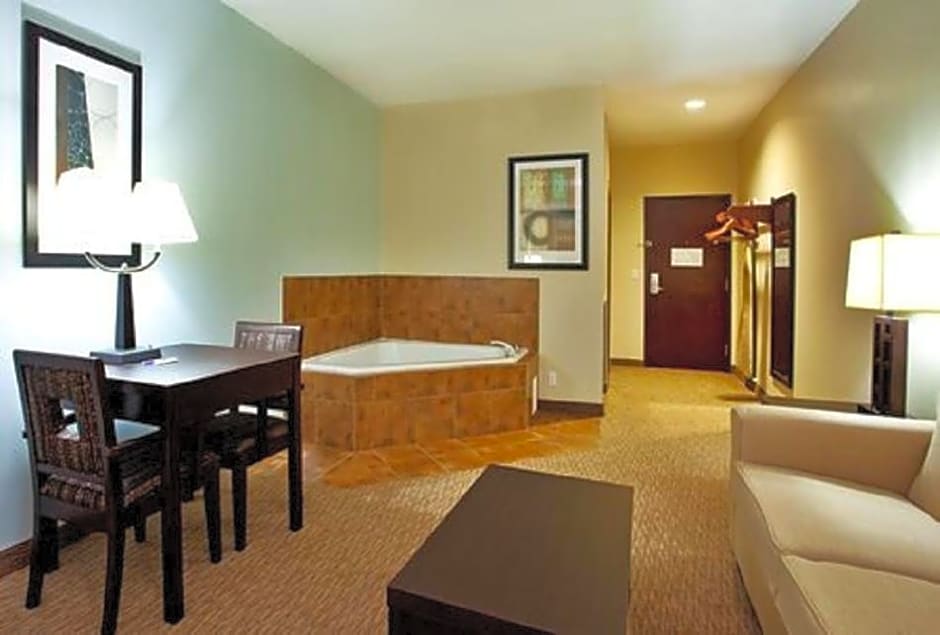 Holiday Inn Express Eunice Hotel