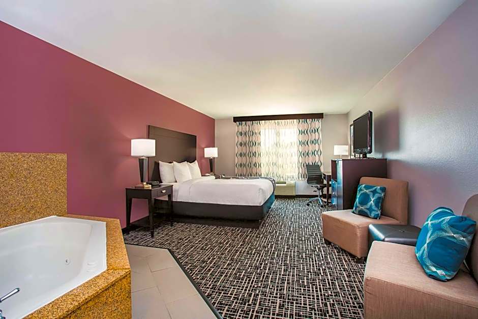 La Quinta Inn & Suites by Wyndham Russellville