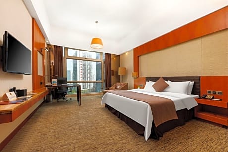 Deluxe Queen Room