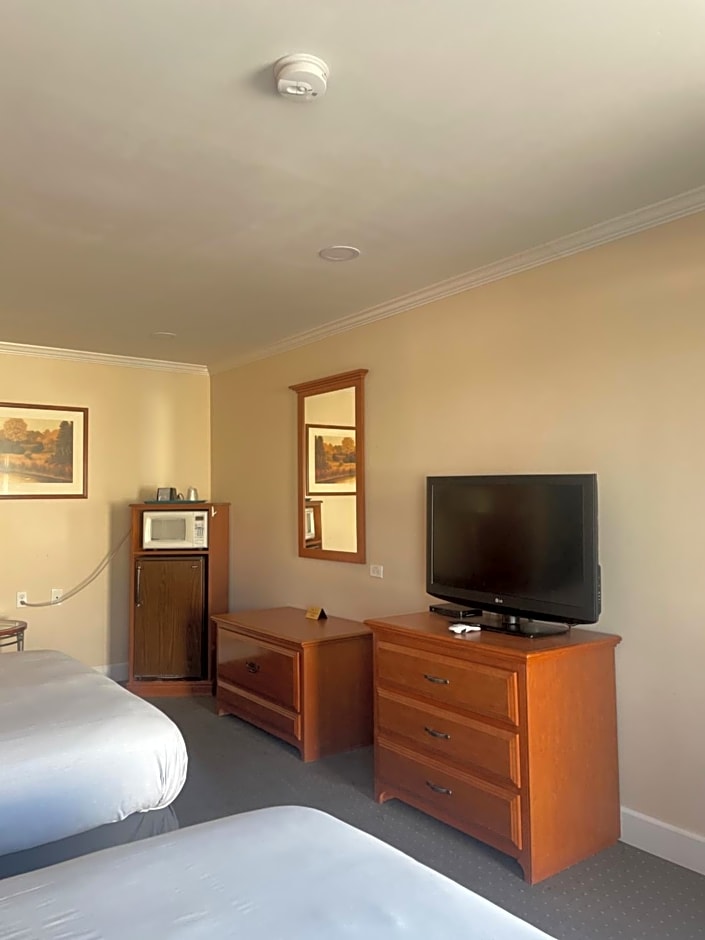 Howard Johnson by Wyndham Ridgecrest, CA