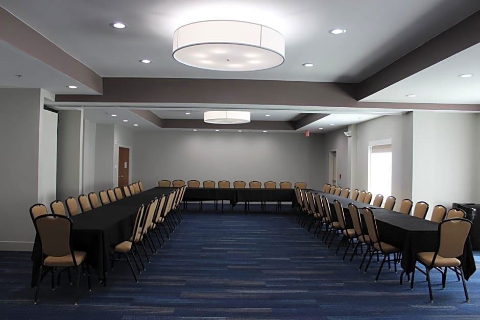 Holiday Inn Express Hotel & Suites Mansfield By IHG