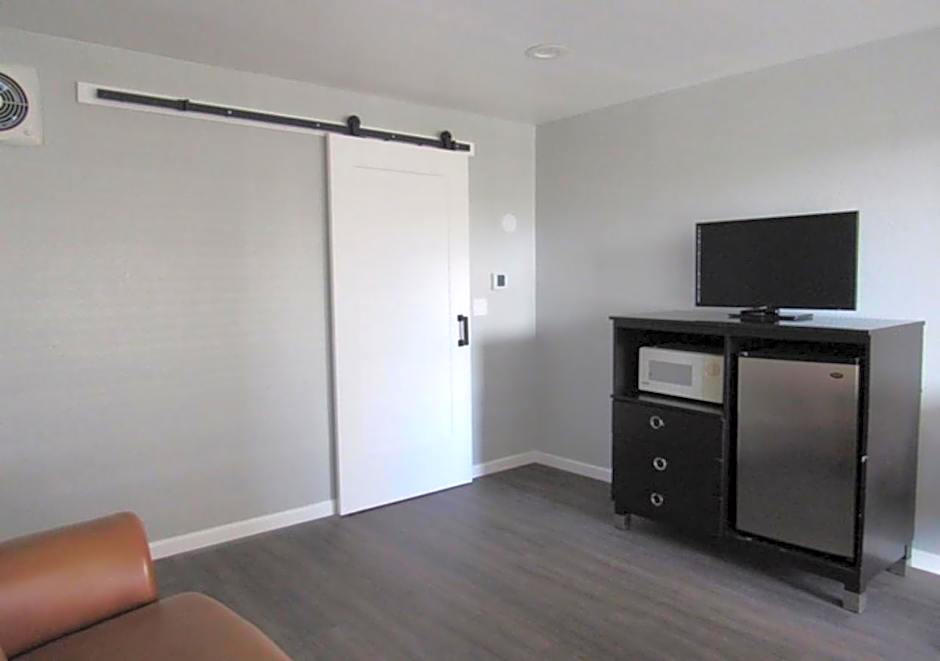 Capri Suites Anaheim